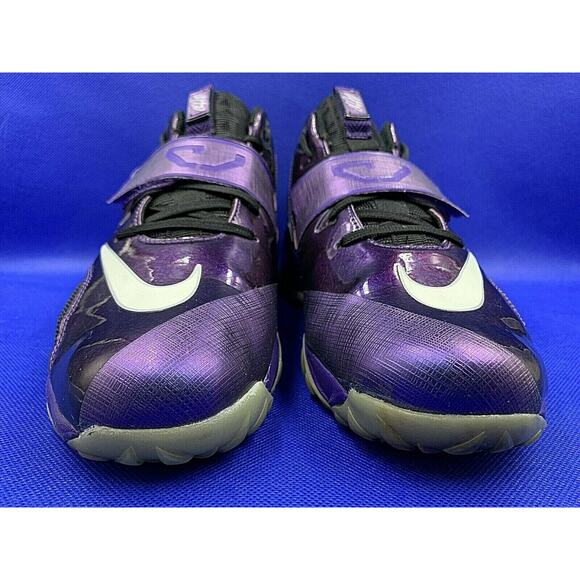 NIKE CJ Trainer 2 Purple Glow Lace Up Athletic Shoes 685351-001 Youth Sz 6.5 Y - Picture 5 of 10